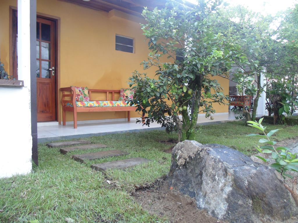 Livina Hostel Парати Экстерьер фото