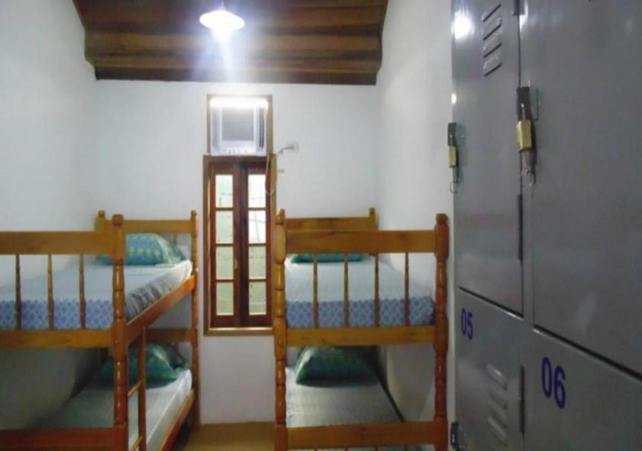 Livina Hostel Парати Экстерьер фото